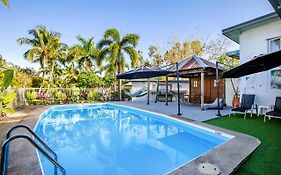 Bush Village Budget Cabins Airlie Beach